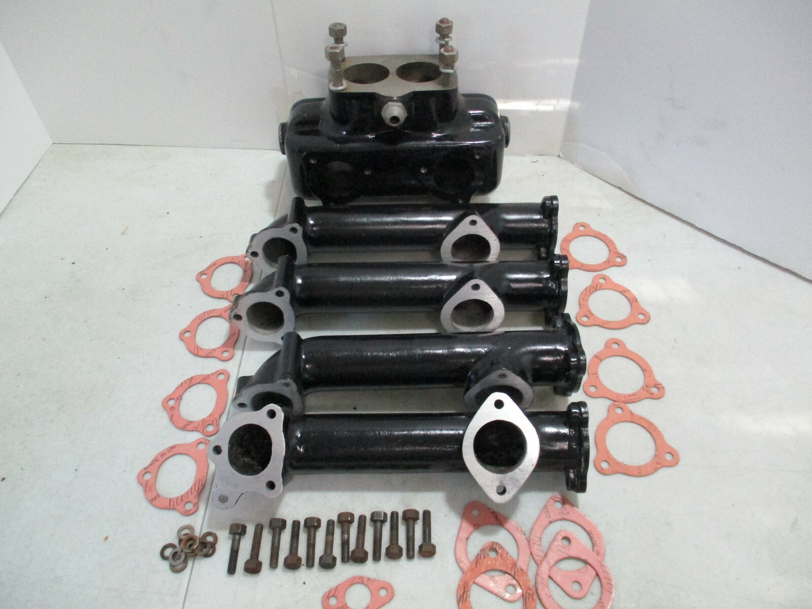 Rolls-Royce Phantom III air intake manifold system (1936-1938) V-12 engine
