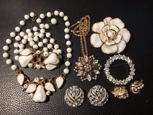 6 PC TRIFARI JEWELRY LOT~NECKLACE~PIN/PENDANT~PAVÉ EARRINGS~BROOCH~GOLD~SILVER