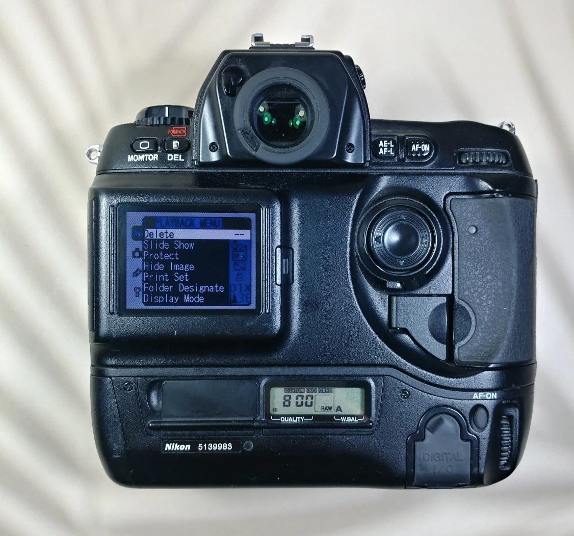 Nikon D1x 一眼レフカメラ Nikon D1X Digital SLR Cameras 5-6.9 MP Maximum Resolution for sale