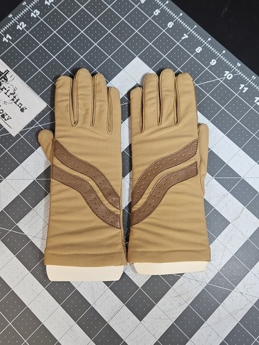 NEW VINTAGE LEGGS DRIVING GLOVES SHEER ENERGY STRETCH KNIT LINED WOMENS 25180 - Picture 1 of 14