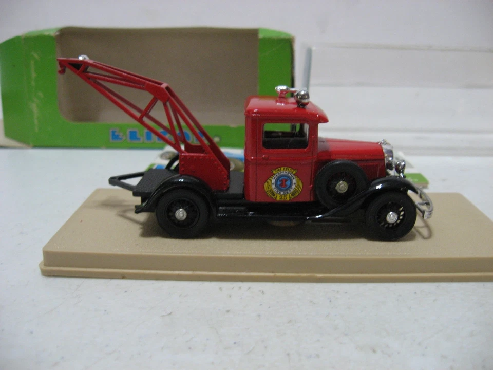 Vintage Eligor #1086 Ford V8 Plateau Brasseur Carlsberg Tow Truck Fire Police - Image 4 of 4