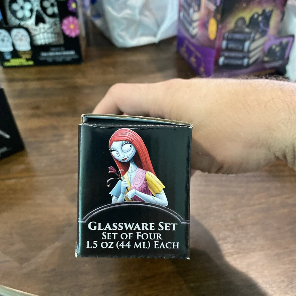 Juego de vasos de cristalería Jack Skellington Pesadilla antes de Navidad de Disney Nuevo en Paquete Foto 3 de 4
