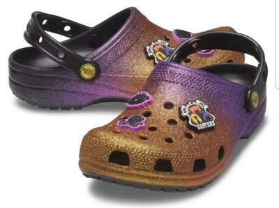 w8 size crocs