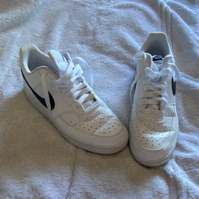 Nike Men’s Low Top Lace Up Trainers White/Black Swoosh UK 10 - Image 1 of 4