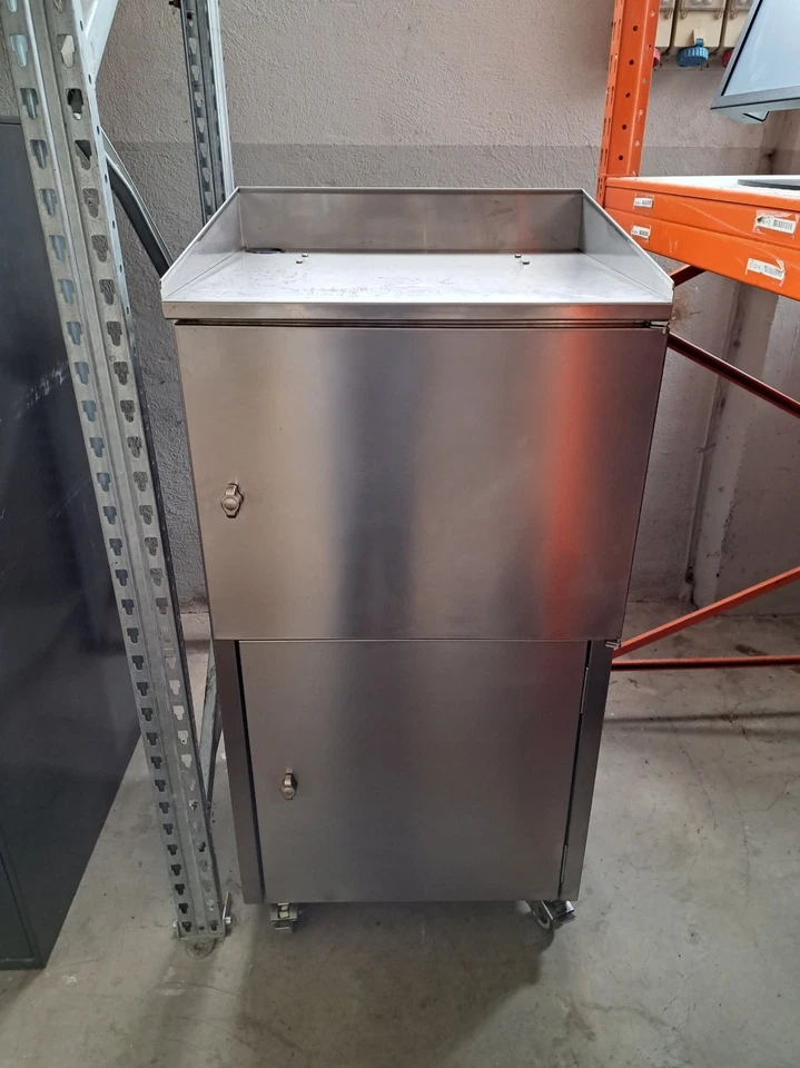 Postazione di lavoro mobile per computer - Immagine 2 di 4