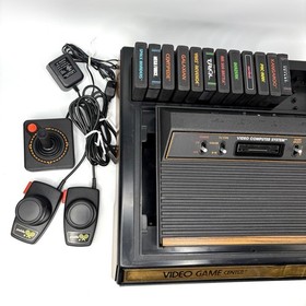 Vtg Atari 2600 Console, Controllers & 12 Games Lot Video Gaming Center Untested