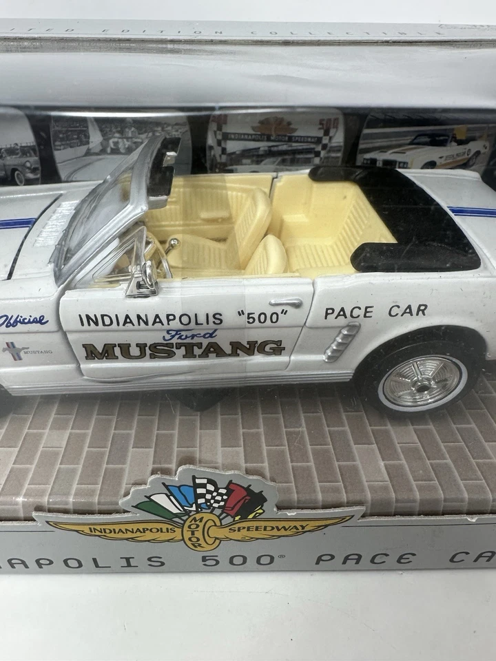 1964 Indianapolis 500 Ford Mustang Convertible Pace Car 1:24 DieCast VTG 2002 - Image 3 of 4