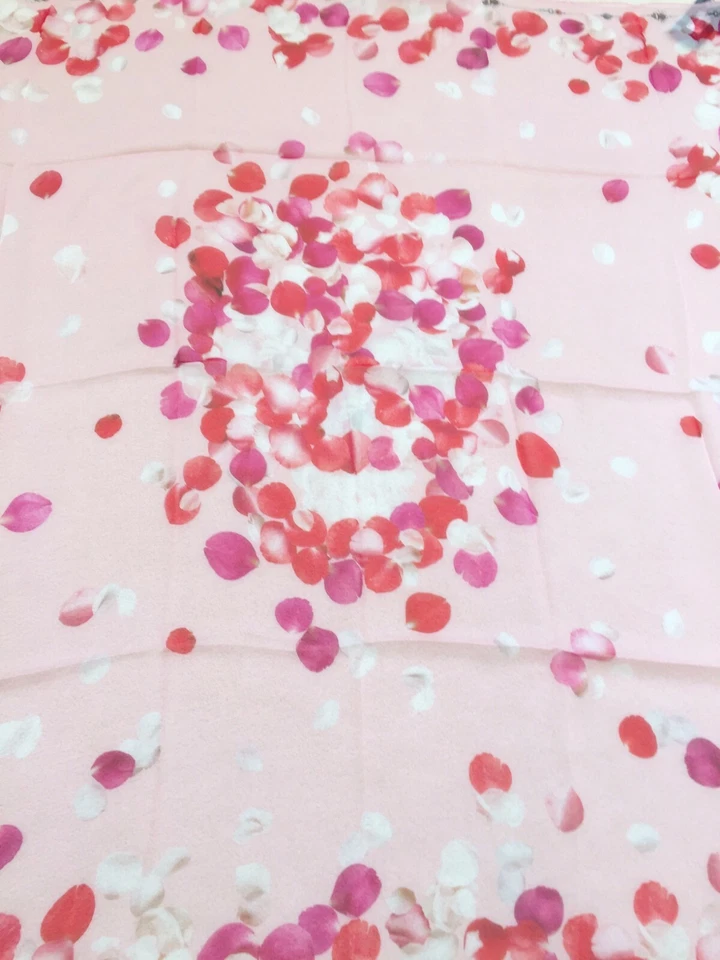 ALEXANDER MCQUEEN Mantón Bufanda Cuadrada Hecho en ITALIA Pétalo Calavera Gasa 53x53" Foto 4 de 4