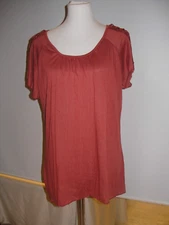 WOMENS TOP, LARGE, SEE NEW 50% OFF RATE