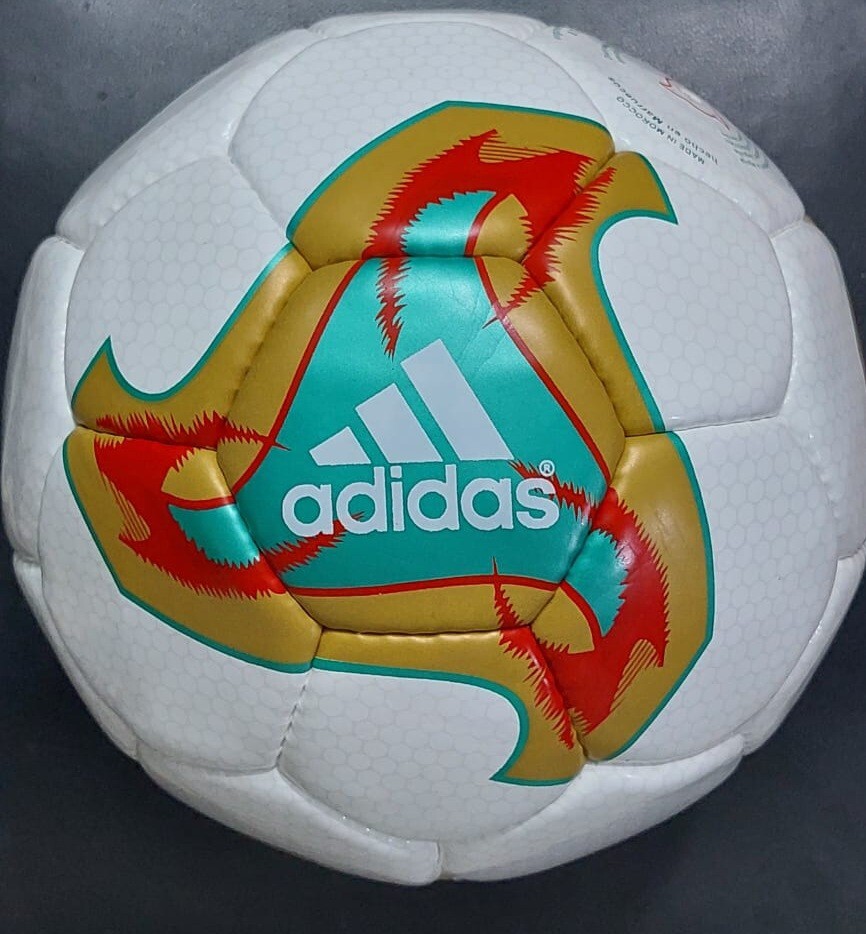 ADIDAS FEVERNOVA FIFA WORLD CUP 2002 OFFICIAL SOCCER BALL ADIDAS FEVERNOVA FIFA WORLD CUP 2002 OFFICIAL SOCCER BALL