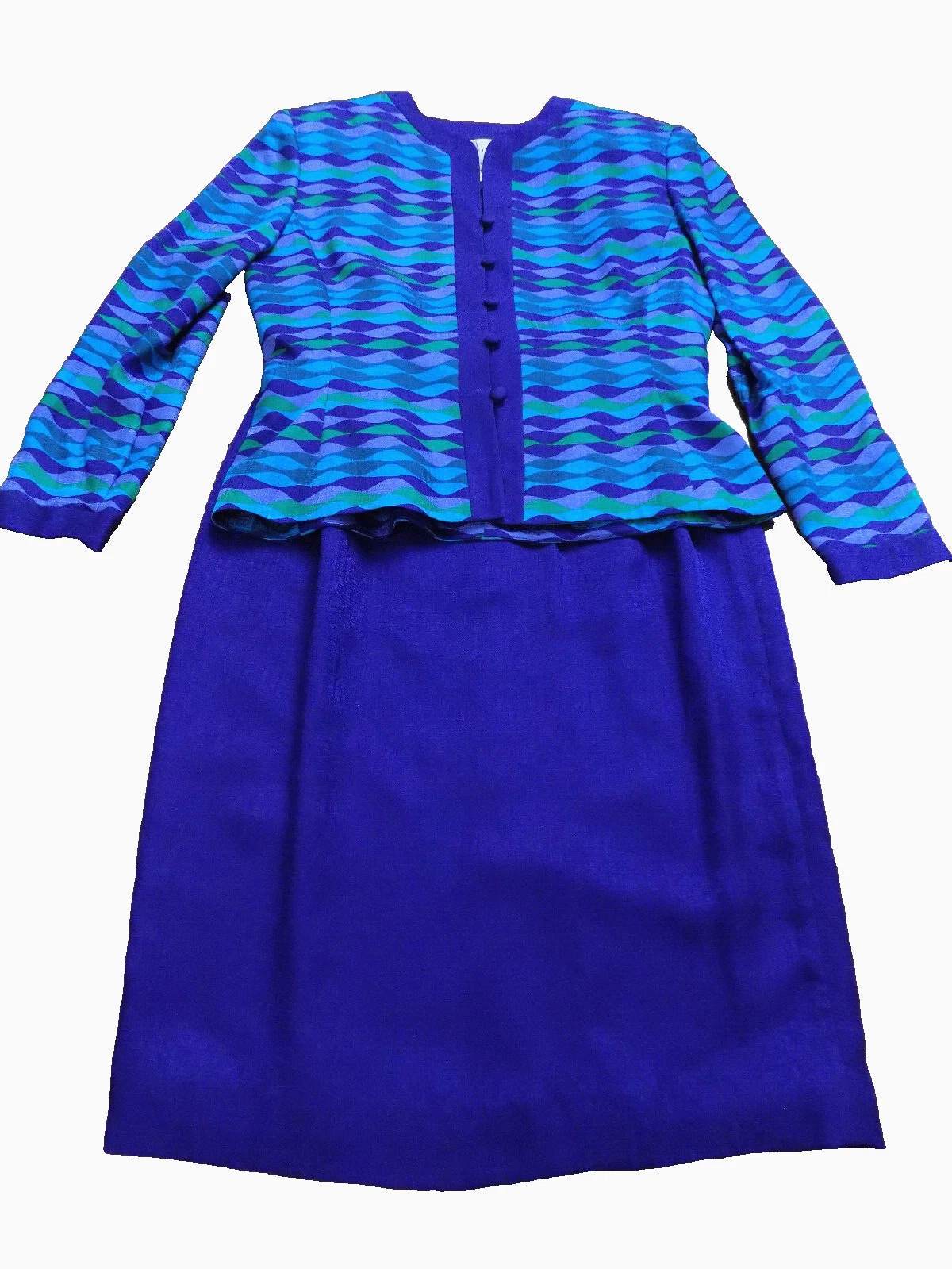 Safe Silk by Adrianna Papell Sz 8 100% Silk 2 pc Jacket Skirt Suit Purple Waves
Opens in a new windo