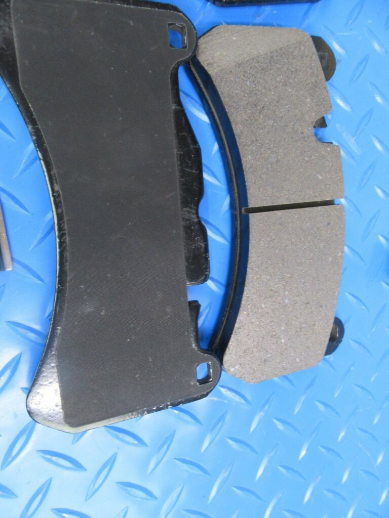 Maserati Ghibli S Sq4 Quattroporte front rear brake pads & oil air filters #7346
