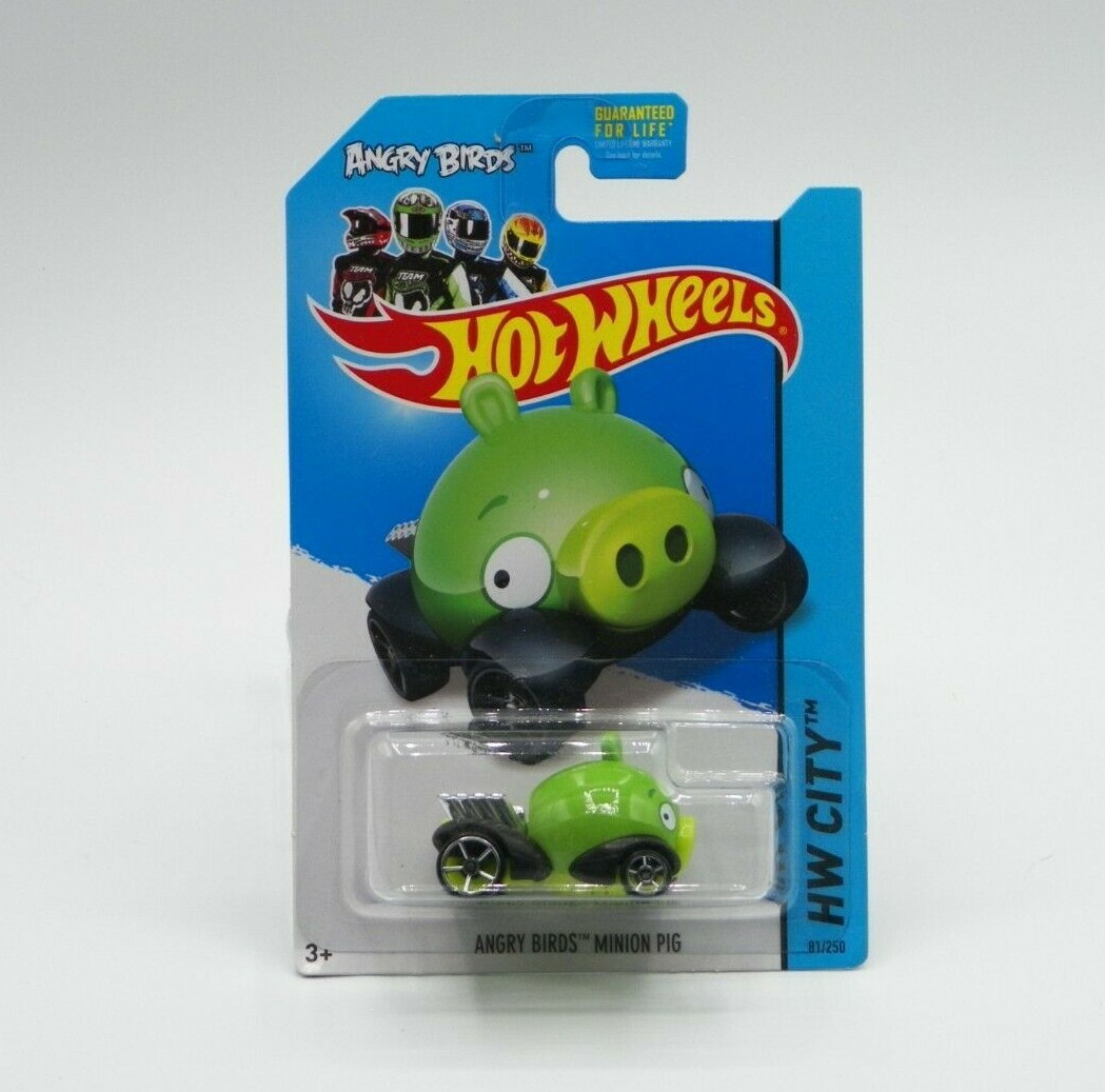Hot Wheels HW City Angry Birds Minion Pig 2013 New 