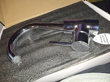 1 Hole Bathroom Faucet - Starlight Chrome - 1.2 GPM - New in Box