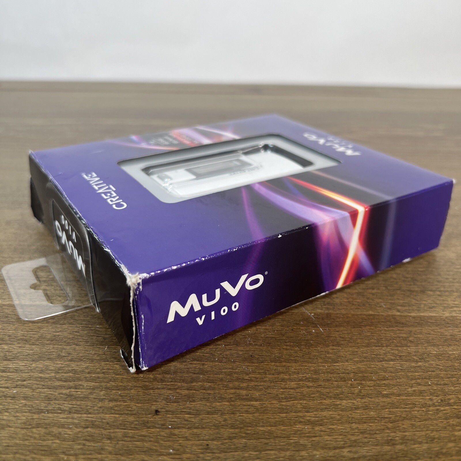 Creative Muvo V100 White Audio Digital 1gb MP3 Media Player Open Box