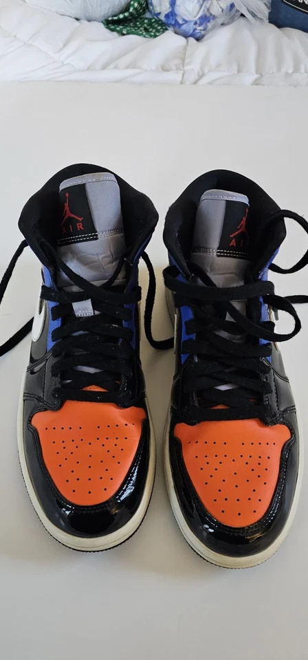 Size 8.5 - Air Jordan 1 SE Mid Multi Patent W - Image 3 of 4