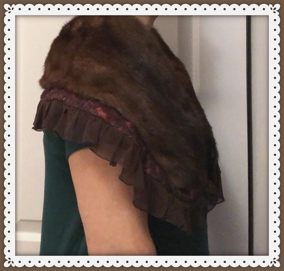 Mink Shoulder Wrap Fur Shawl Lined Satin Silk & Lace on Outer Contour 43" Long - Image 4 of 4
