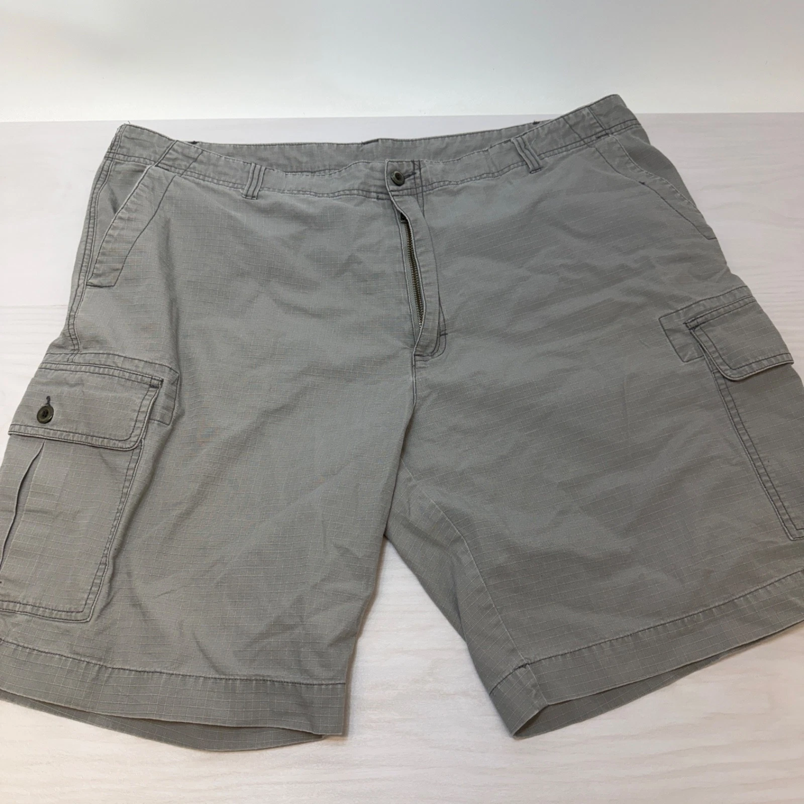 Woolrich Shorts Mens 40" Waist Gray Pockets Outdoors Hiking Cargo