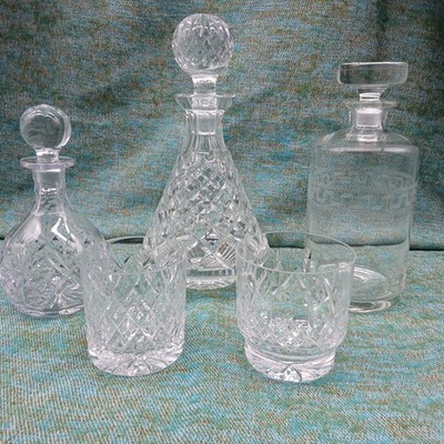 Konvolut Dekanter X3 und X2 Whiskygläser Bleikristall geschliffenes Glas 