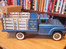 NICE VINTAGE 1950's STRUCTO  LIVESTOCK TRUCKING DELIVERY  TRUCK