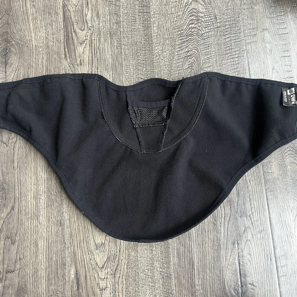 Máscara facial con correa 686 polaina esquí snowboard camuflaje floral Foto 2 de 4