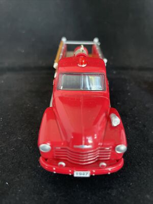 🎄2022 HALLMARK🎄✨CHEVROLET FIRE ENGINE✨ 1947 Fire Brigade
