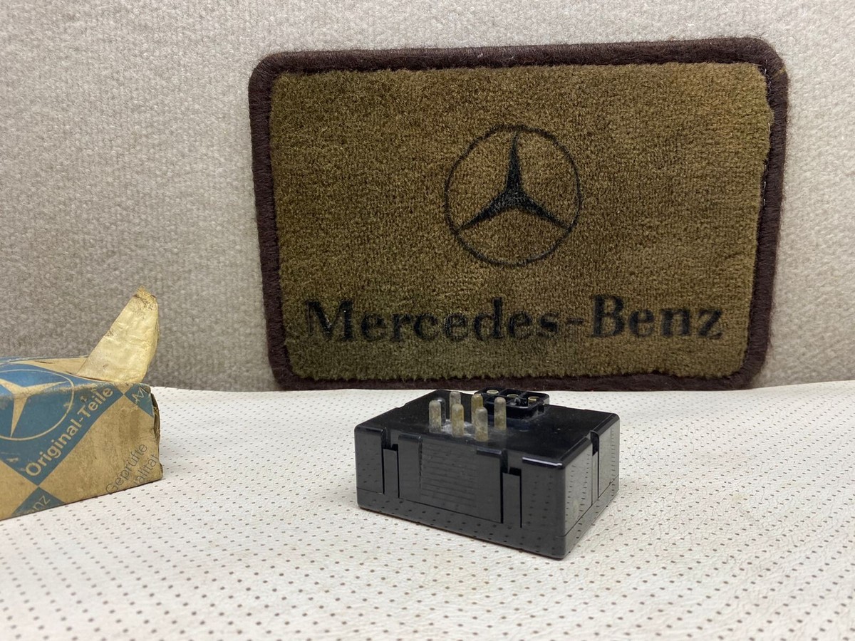 Mercedes Benz W116 Windshield Washer Pulse Generator A1168210063