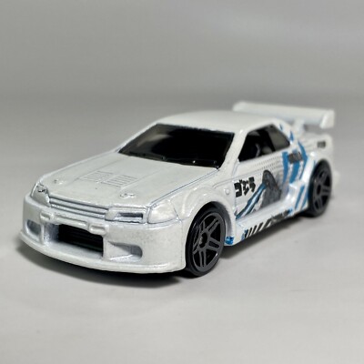 Nissan Skyline GT-R [R32] GODZILLA 1:64 Diecast Diorama Model Car
