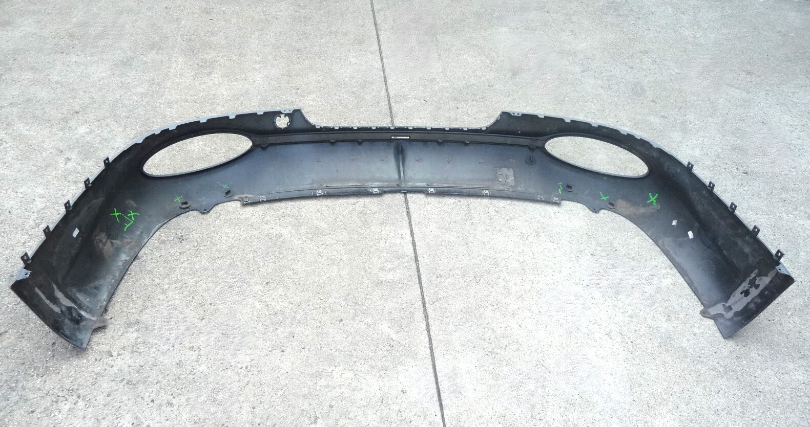 2020-2023 Bentley Flying Spur Rear Bumper Cover Lower Diffuser 3SE807527 OE