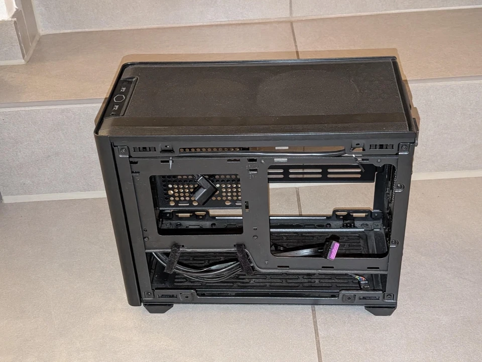 Cooler Master MasterBox NR200P | Mini-ITX Gehäuse mit optionalem Sichtfenster - Bild 2 von 4