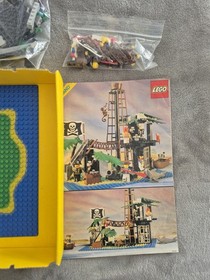 Lego Pirates Set 6270 Forbidden Island Complete Set with Box and Instructions