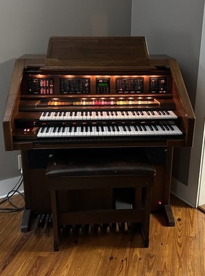 Lowrey NT-400 Heritage Digital Organ   Powerful Sound, Classic Lowrey Quality