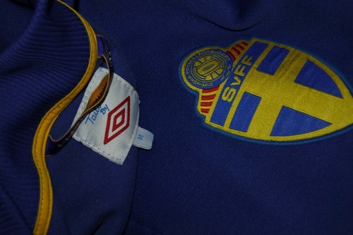 4.5/5 Sweden adults M cotton umbro football top jacket soccer - Picture 5 of 6