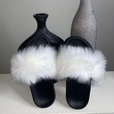 Women  s Fur Furry Slippers - White Slides size 9/9.5