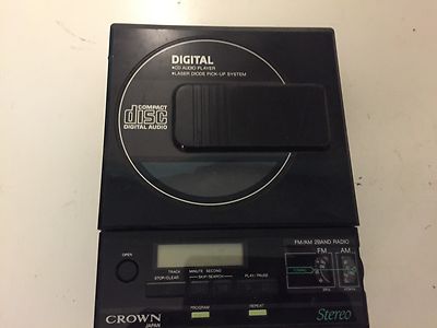 Vintage Crown Portable Compact Disc Player for parts or repair