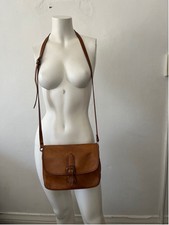 Vintage 90s Womens Tula Brown Tab Triple Pocket Smooth Leather Crossbody Bag
