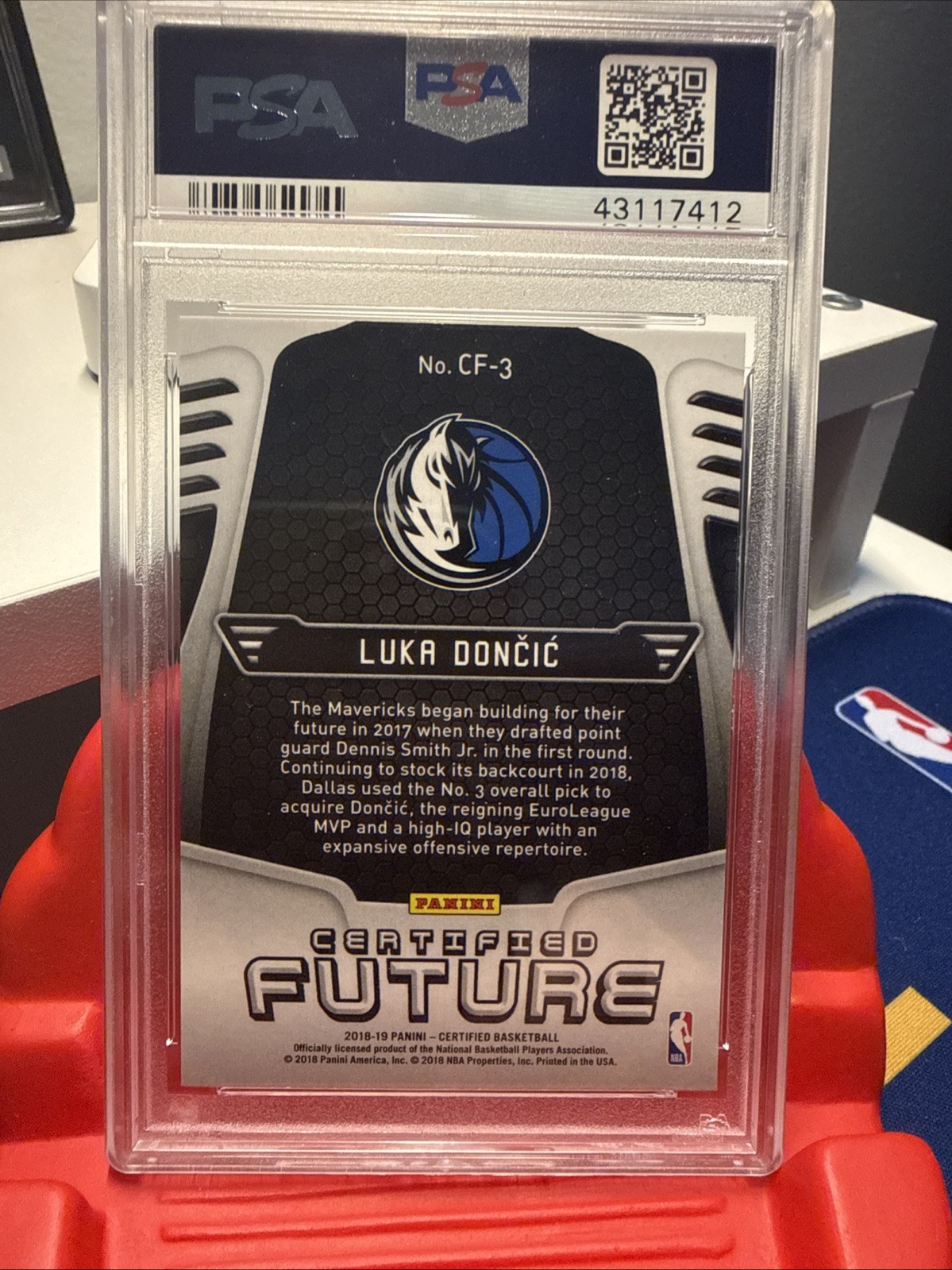 2018-19 Panini Certified - Certified Future Luka Dončić #CF-3 (RC) PSA 10 view 2