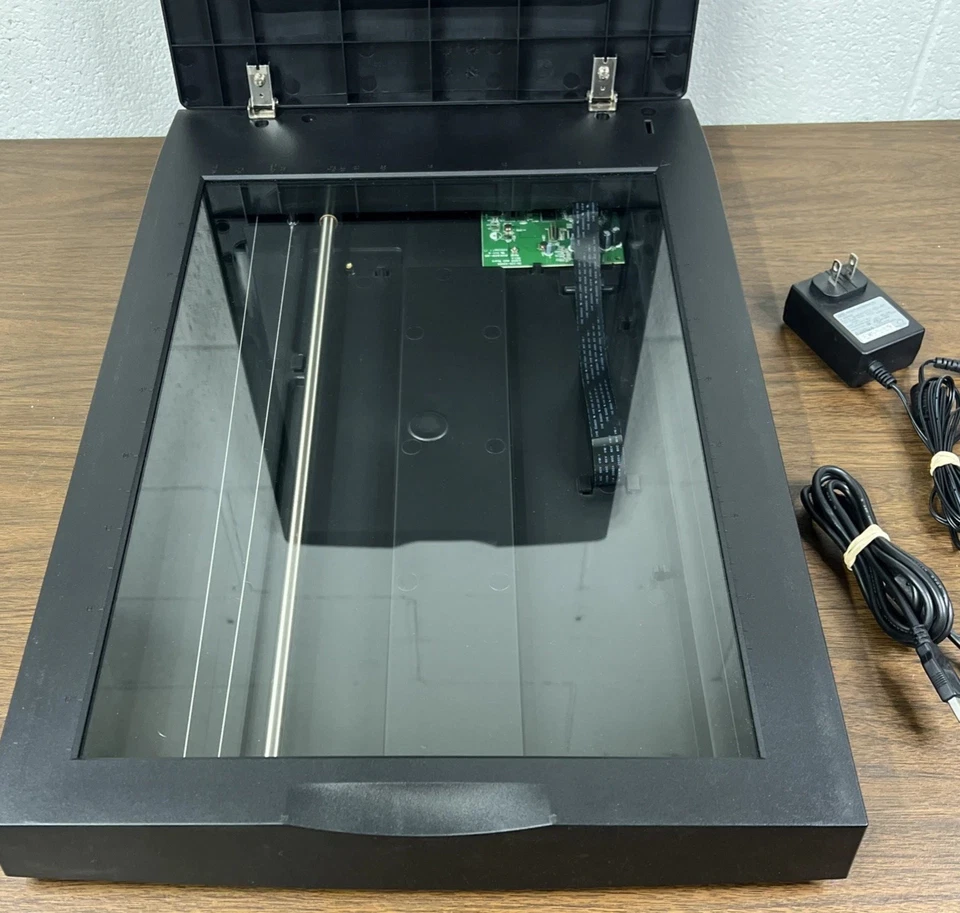 MUSTEK 2400 SE A3 USB Pro Large Format 12x17" Flatbed Scanner W/ Cords - Image 2 of 3