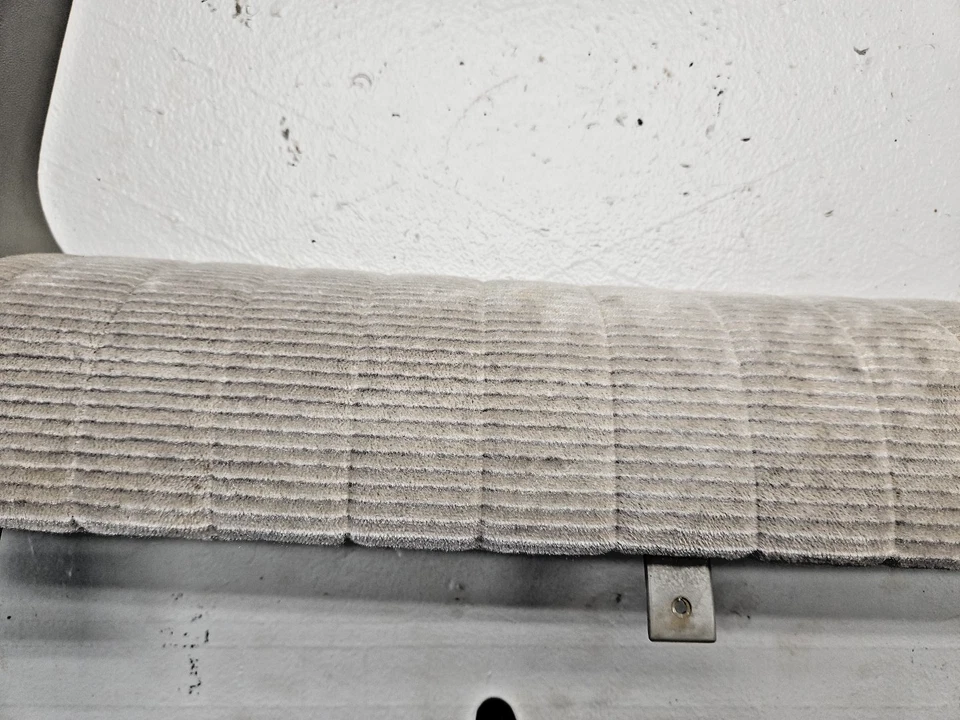 Chevy GMC C/K 1500 1992-1994 Suburban puerta trasera derecha panel de ajuste superior OEM 3860 Foto 4 de 4