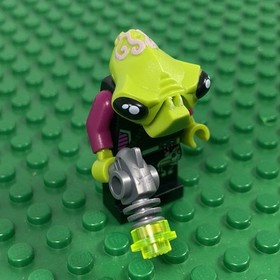 LEGO Alien Conquest Minifigure - Alien Pilot - From Sets 7050 7067 7052 ac002