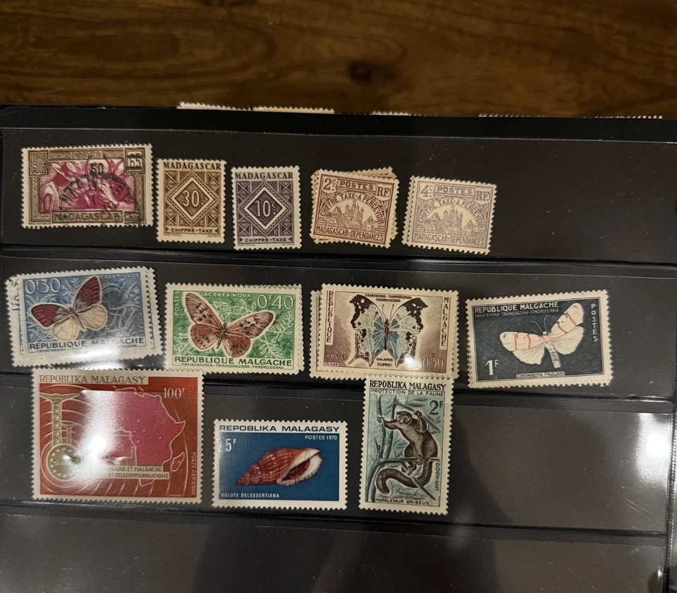 Sellos malgaches de Madagascar de colección duplicada;... ENVÍO GRATUITO Foto 2 de 2