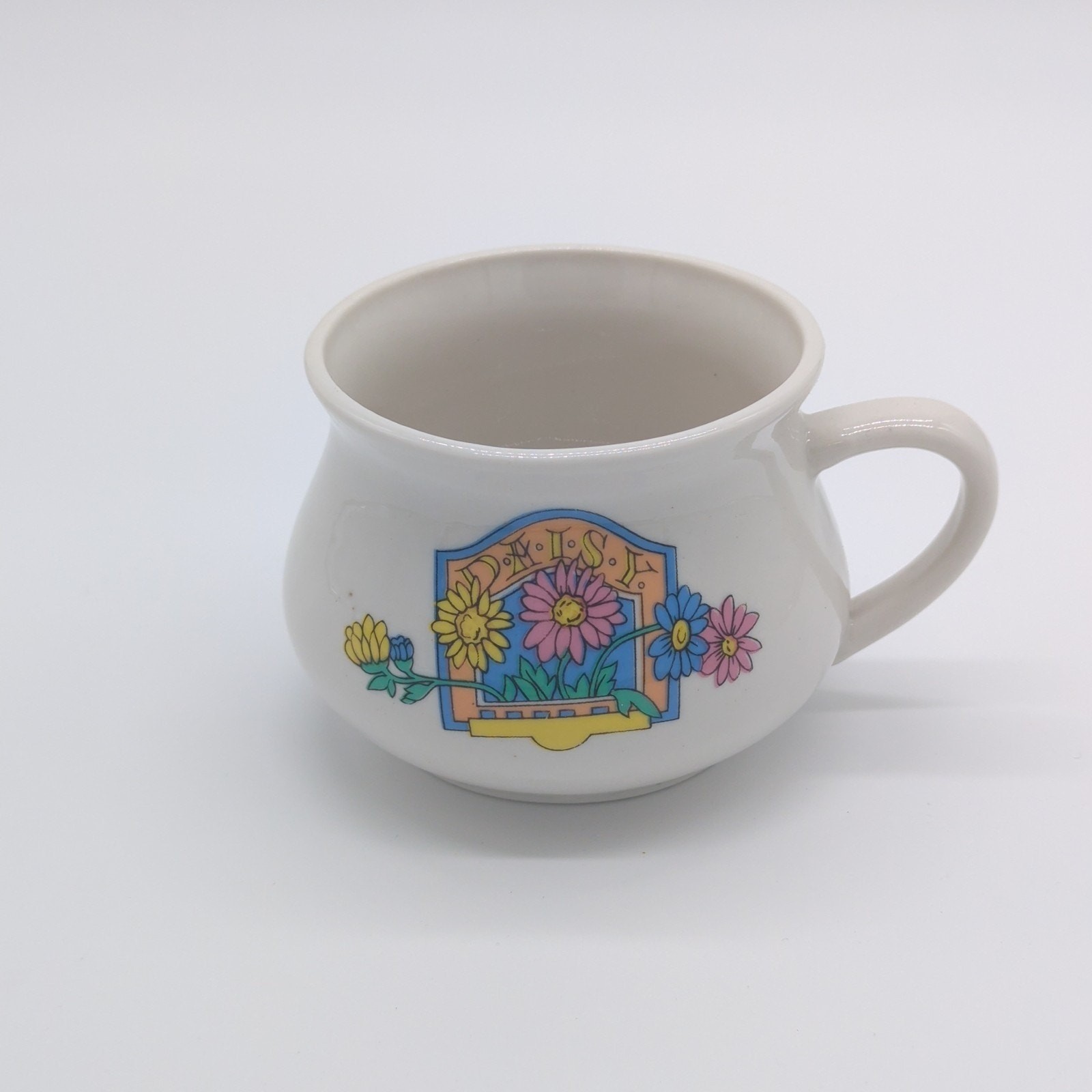 Coffee Cup 16 oz Daisy Floral Design White Gibson Housewares Ceramic Mug Tea