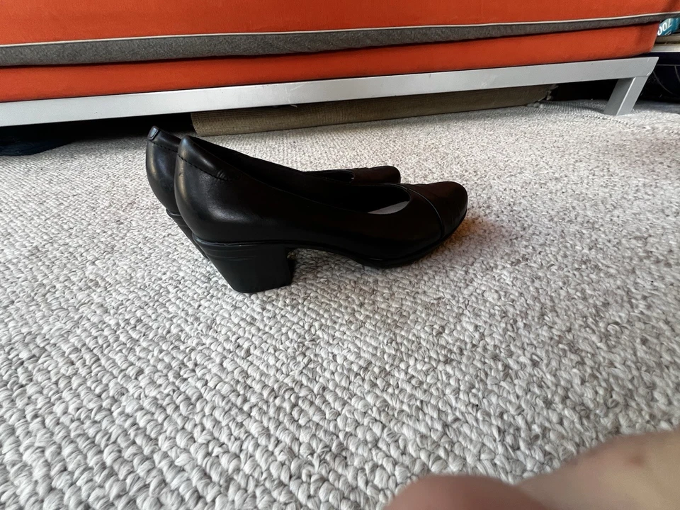 Cole Haan 2” Tacones Bloque Zapatos de Cuero Negro Goma Alma Suave 8.5 M Gran Forma Foto 3 de 4