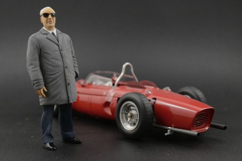 Enzo Ferrari (2) Figure voor 1:18 Kyosho F40 250GTO BBR RARE!  !! NO CAR !! - Afbeelding 8 van 9