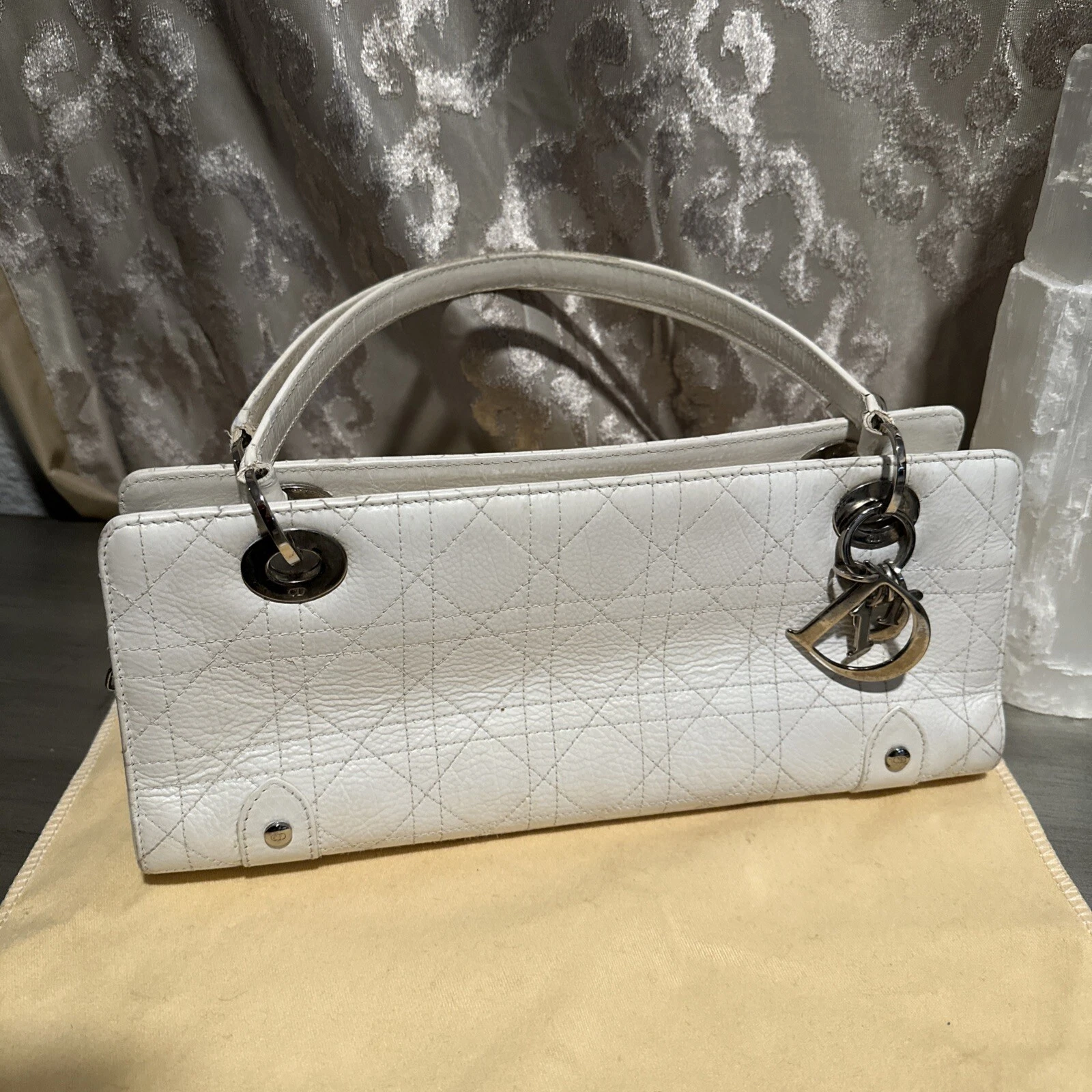Magnifique sac à main Christian Dior vintage logo CD cuir blanc argenté