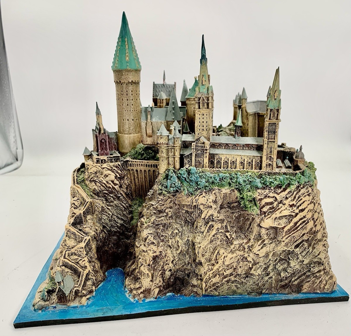 Harry Potter Replica HOGWARTS CASTLE Diorama Painted Model | eBay