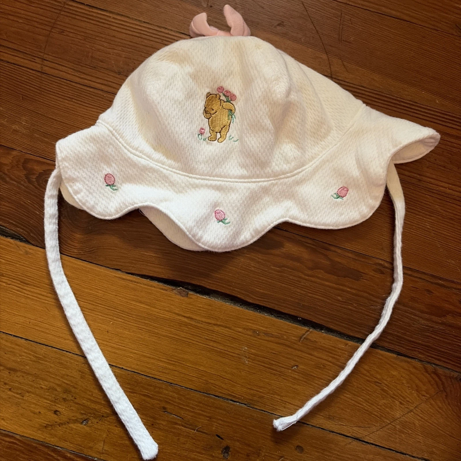 Vtg Disney Classic Pooh 90s Y2K Embroidered Baby Hat Sun Bonnet Bucket White
Opens in a new window o