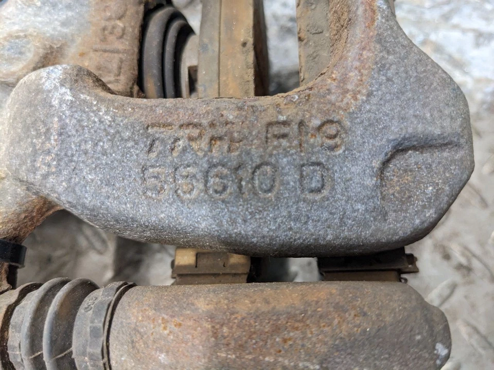 Juego de pinzas de freno traseras Jeep Renegade 2015-2020 32353471B OEM 1171805 Foto 3 de 4