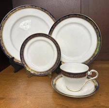 Aynsley Dinner Set Balmoral Bone China England Vintage *Choice*