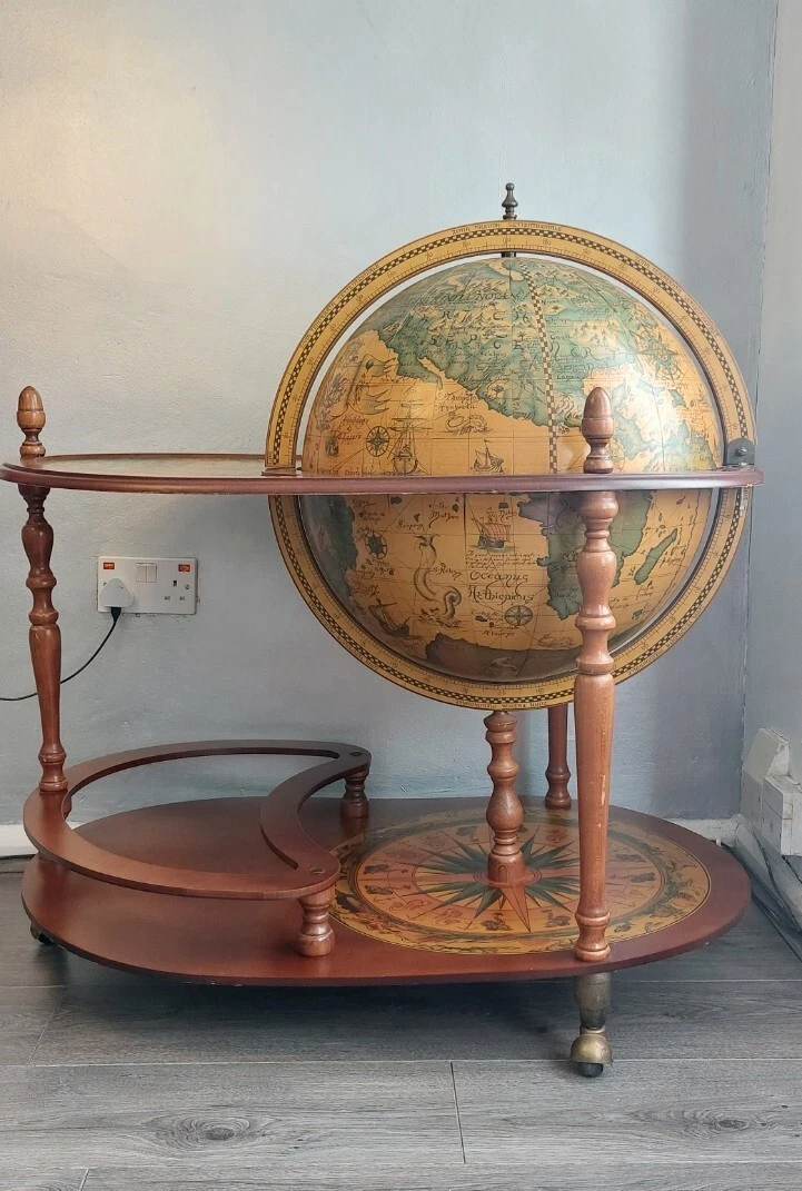 World globe outlet drinks trolley